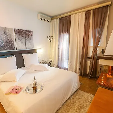 Castello Πανδοχείο Νέος Παντελεήμονας