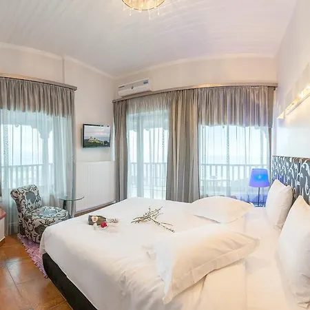 Castello 3* Νέος Παντελεήμονας