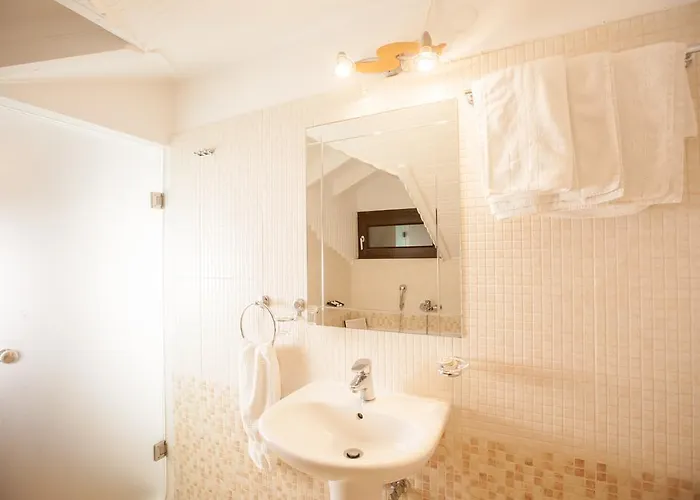 Castello 3* Neos Panteleimonas