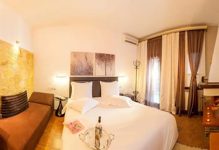 Castello 3* Neos Panteleimonas