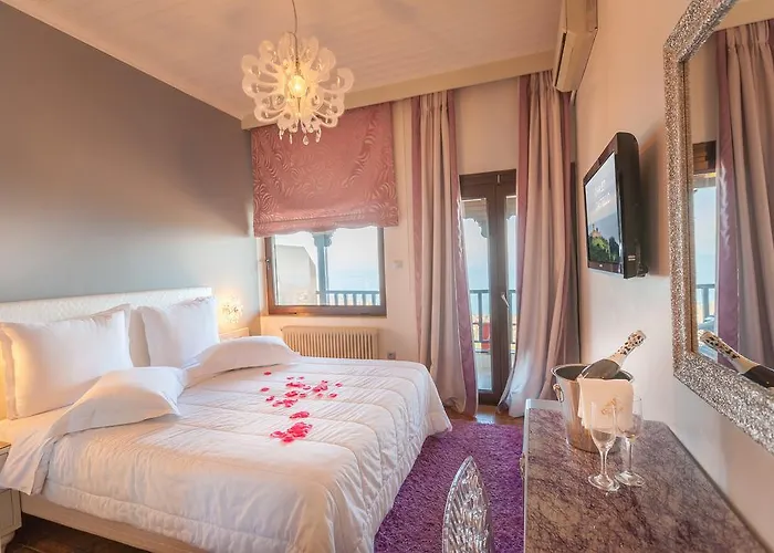 Castello 3* Neos Panteleimonas